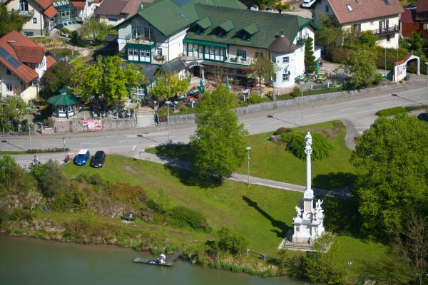 Landhotel zur Mariensäule, 예약 호텔 Taufkirchen an der Pram 