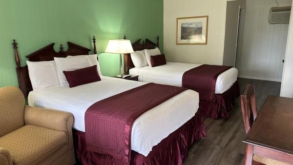 Colonial Inn Franklin, 예약  프랭클린 노스 캐롤라이나