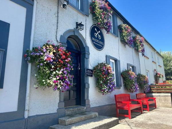 Madelines Accommodation, 예약 게스트하우스 Tinahely Wicklow County