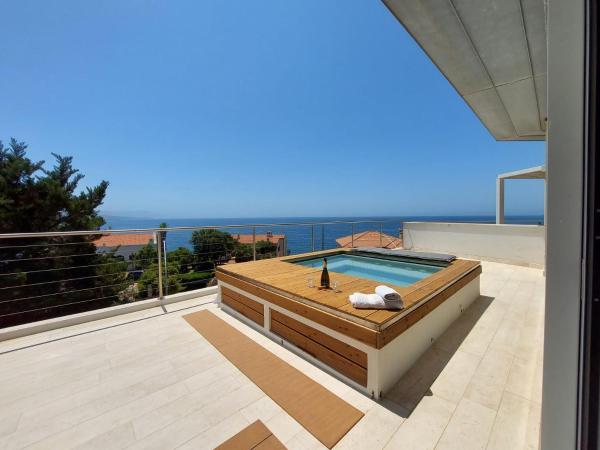 Luxury Seafront Villa with Rooftop Pool & Stunning Sea Views, 예약 빌라 페틸리아 Sardinia North
