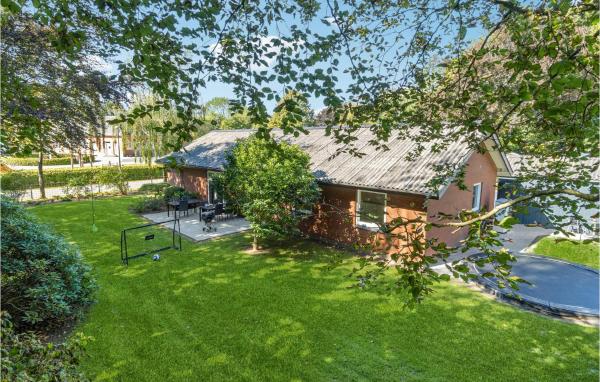 Beautiful Home In Varde With Kitchen, 예약 휴가용 주택 바르데 Syddanmark