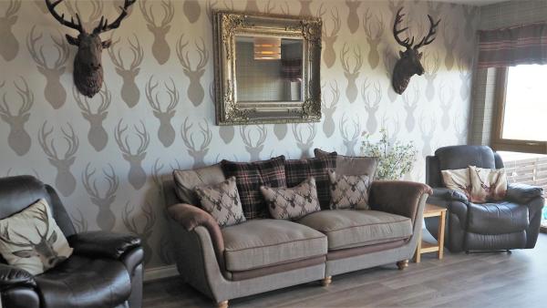 Valhalla Brae, 3 Bed House on NC500 with Beautiful Castle and Sea Views, 예약 휴가용 주택 Keiss Caithness