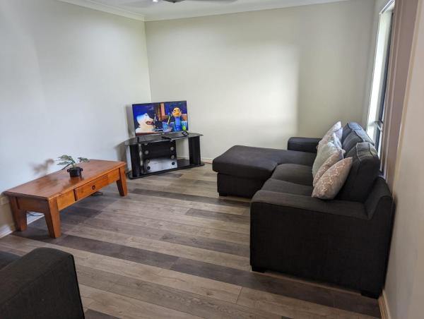 Christa's 4Bedroom Entire Private House Gladstone City, 예약 휴가용 주택 글래드스톤 Southern Great Barrier Reef