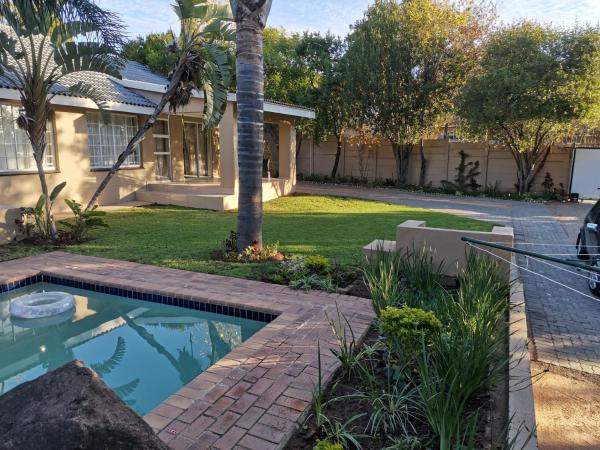 Rooikrans Guest House, 예약 게스트하우스 Randburg Randburg
