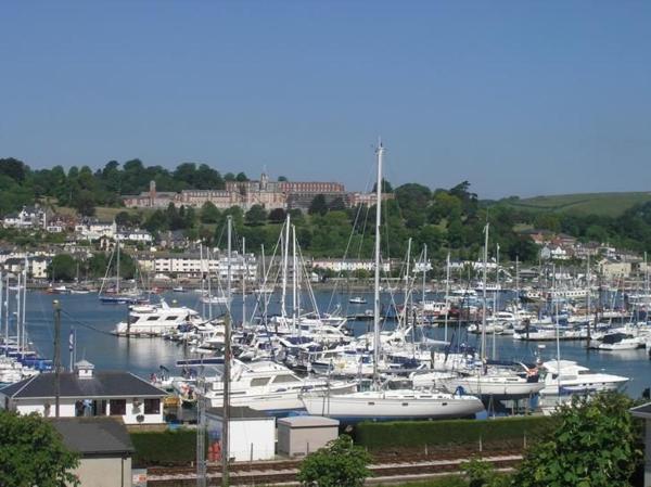 Shipwrights - Views across the Marina and River Dart, perfect bolthole, 예약 휴가용 주택 킹스웨어 Devon