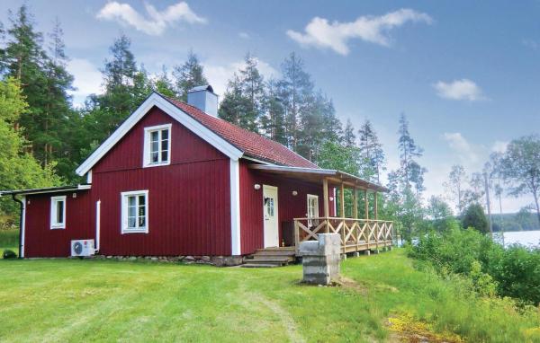 Holiday Home Björkenäs Gårdsveda Målilla, 예약 휴가용 주택 Flathult 칼마르