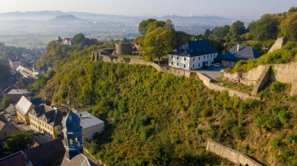 Hrad Krupka, 예약  크루프카 Usti nad Labem
