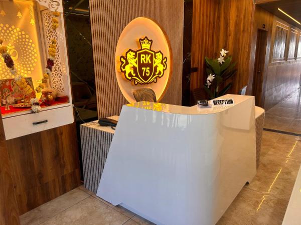Hotel RK 75, 예약  Akolia 