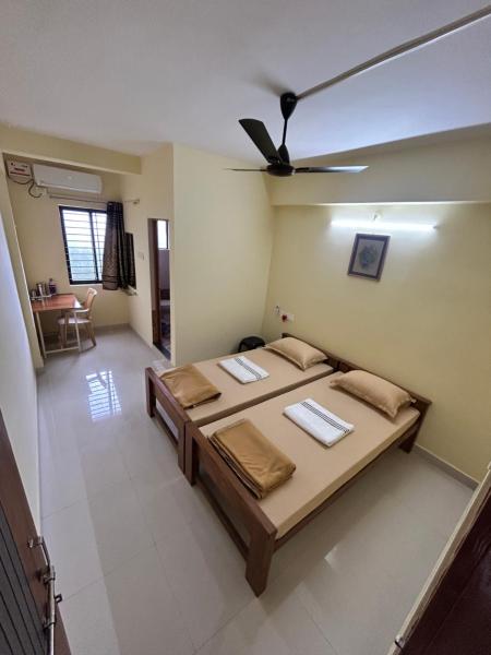 Shubham Suites & Party Hall, 예약  Hubli 