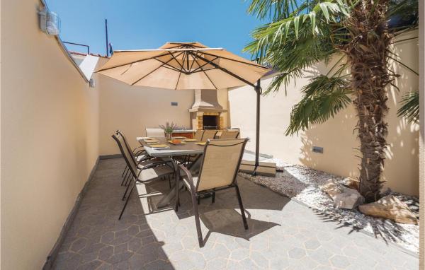 Holiday Home Vodice 12, 예약 아파트 Vodice Sibenik-Knin County, Lovetovo Public Beach 근처