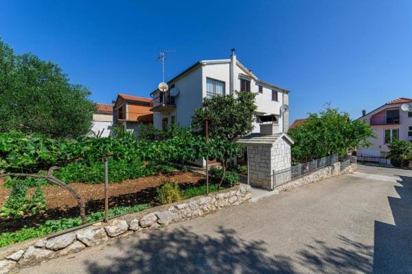 Apartments with parking space Raslina, Krka - 24304, 예약  Zaton Sibenik-Knin County