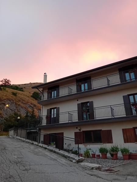 B&B Il Narciso Blu, 예약  로카 디 캄비오 아브루초