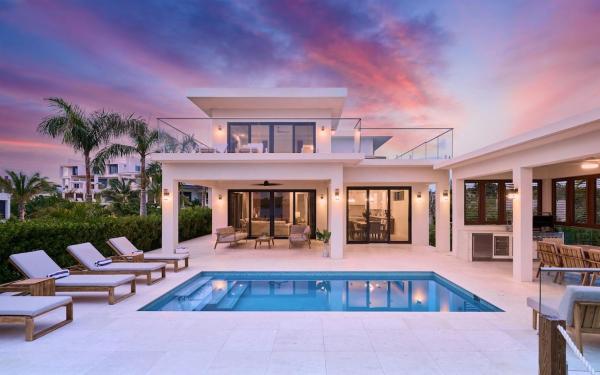 Sunny Bay Estate Villa 4 Bedroom Waterfront, 예약  Providenciales 터크스 케이커스 제도