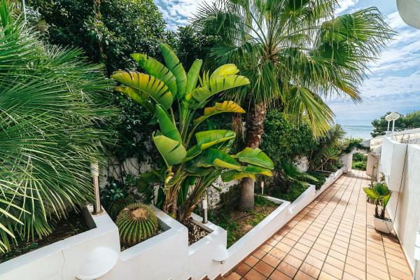 Beachfront Villa, 예약  Moraira 블랑카 해안