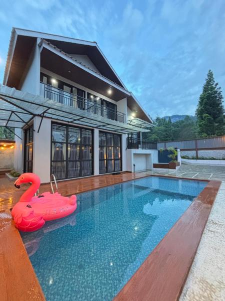 Villa Andira Hidden Paseban, 예약  Pondok Cipaseban West Java