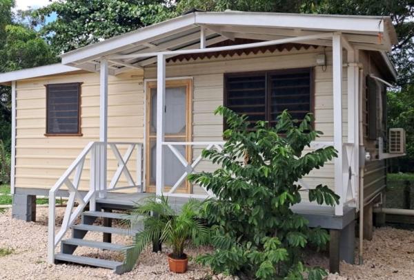 Delva\s Villa - Cozy Home near Airport, 예약  벨리즈 Belize Province