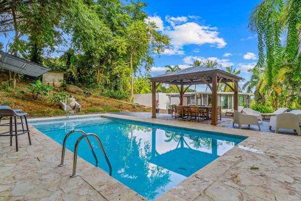 Unique Rainforest Villa, Pool Modern Comforts, 예약  Rio Grande 푸에르토리코