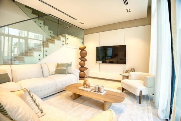 Luxury 3BR Villa with Maid Room & Private Beach Access, 예약  라스알카이마 