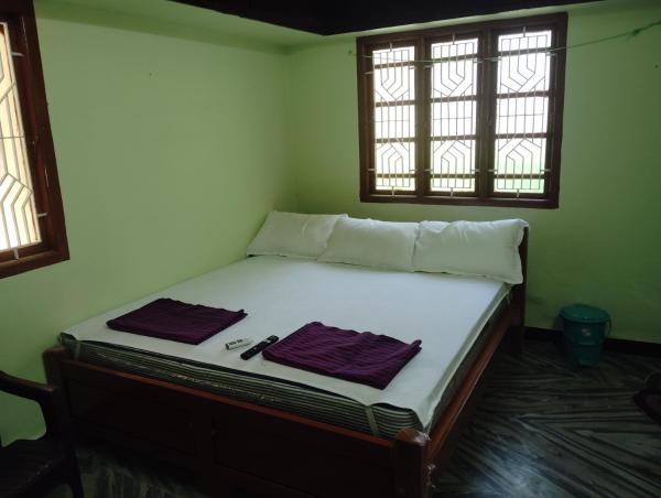 Kirubai Homestay, 예약  Tiruchendur 