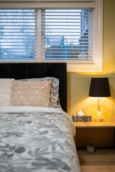 2BR Trafalgar Retreat near UBC & Pacific Spirit, 예약  밴쿠버 Lower Mainland British Columbia