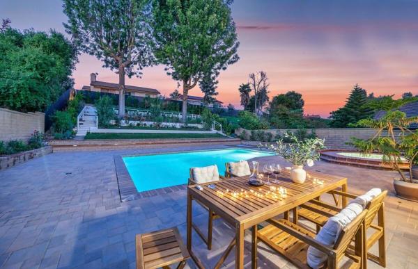Luxe Sundance Villa 3BR with Pool and Spa Near Disney, 예약  포모나 Los Angeles Metropolitan Area