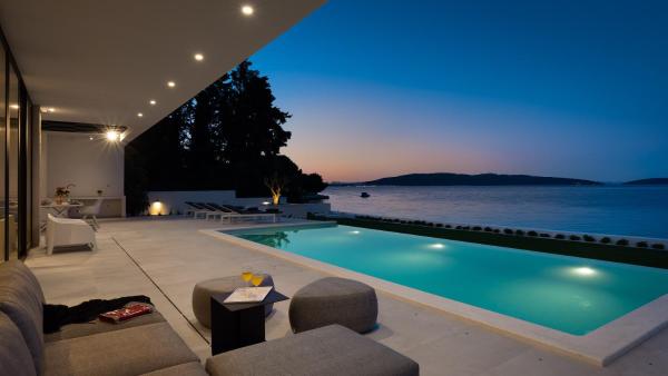 Beachfront Villa The View with Pool, 예약  Kastela Split-Dalmatia County