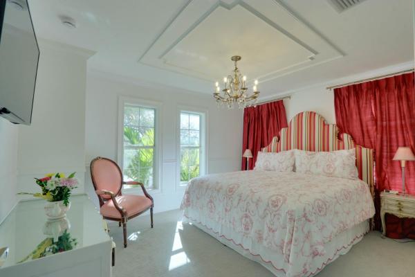 Spacious 5-bedroom Serene Euro French Villa, 예약  Delta 플로리다