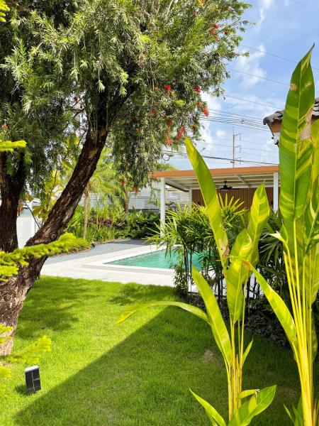 Lilly Pool Villa near Krabi Airport with Free Airport Shuttle, 예약  Ban Tha Nun Krabi Province