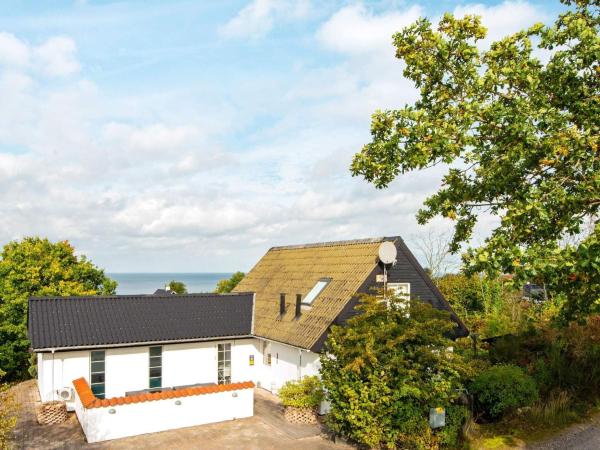 4 star holiday home in Allingåbro, 예약 휴가용 주택 Allingåbro Midtjylland